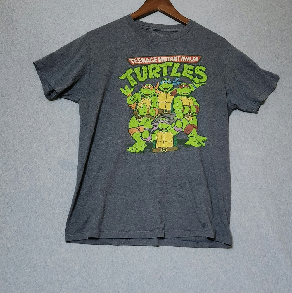Teenage Mutant Ninga Turtles tee shirt. Size medium